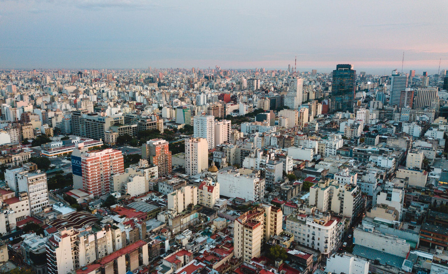 Economic_Summary_BuenasAires_skyline-1440x879